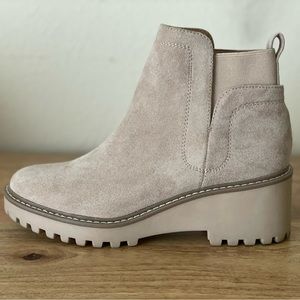 Dolce Vida Faux Suede Bootie. Sand. Sz. 8.5